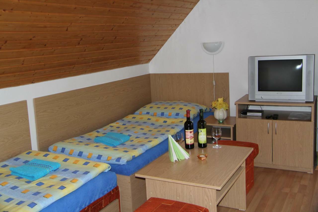 Penzion Brejk Liptovske Sliace 外观 照片